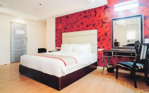 Queen Margarette Hotel - Downtown Photos