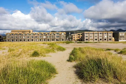 Ebb Tide Oceanfront Inn Exterior Photos