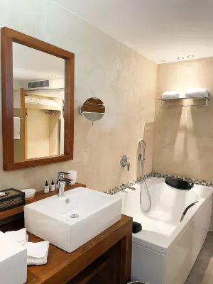 Cannes Villa St Barth : Maison d'hôtes de prestige 5 étoiles à Cannes - Piscine - SPA Photos