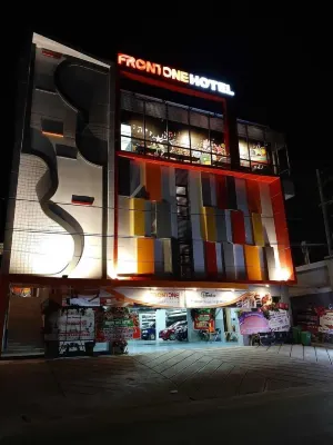 Front One Hotel Tulungagung Eksterior Photos