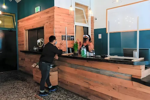 HI San Francisco Downtown Hostel Public Areas Photos
