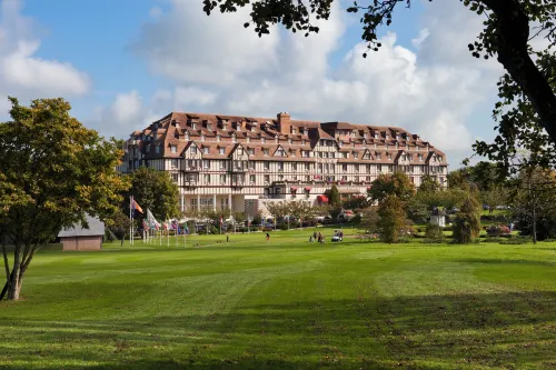 Hôtel Barrière l'Hôtel du Golf Khu vực công cộng Photos