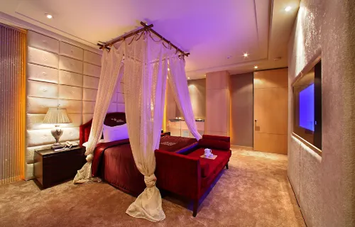 Young Motel Rooms Photos