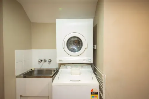 Cosmopolitan Motel & Serviced Apartments Public Areas Photos
