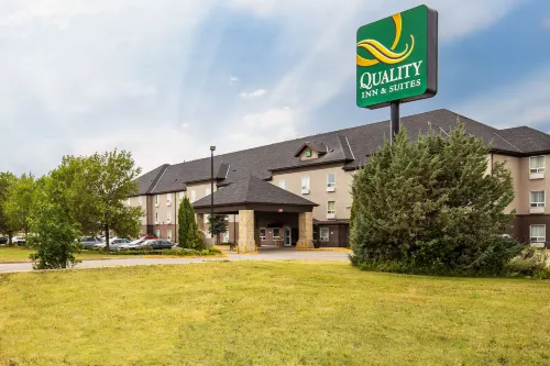 Quality Inn & Suites Yorkton Eksterior Photos