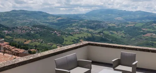 Titano Suites Huoneet Photos