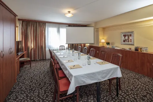 Hotel Charles Business Photos