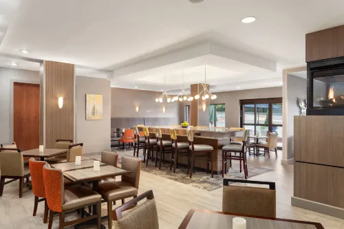 Hampton Inn & Suites Denver-Cherry Creek Dining Photos
