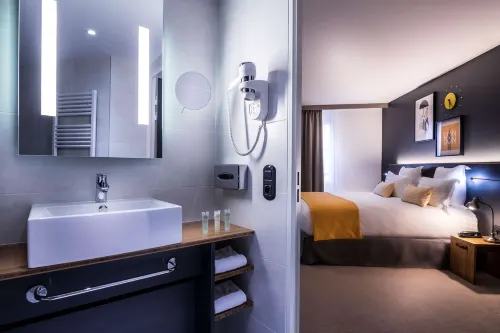 Best Western Plus Suitcase Paris la Defense Zimmer Photos