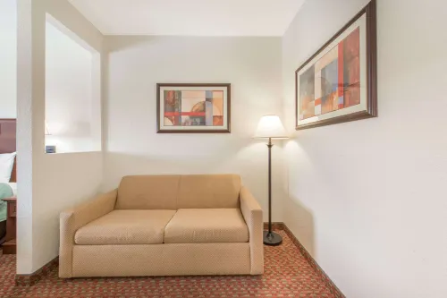 Super 8 by Wyndham Abilene South Rooms Photos