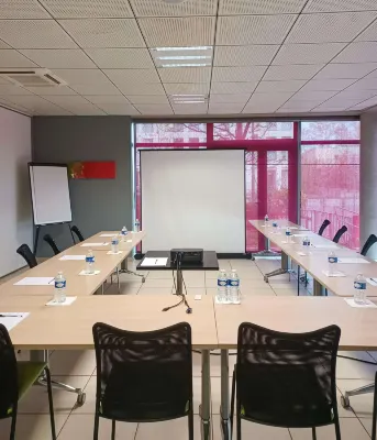 Appart hôtel Q7 Lodge Lyon 7 - Séjours à la nuitée et longues durées Espaces Affaires Photos