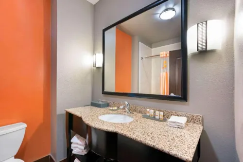 La Quinta Inn & Suites by Wyndham Houston Bush Intl Airpt E Zimmer Photos