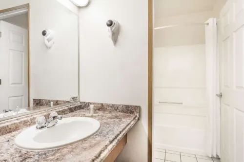 Super 8 Phoenix Metro North Rooms Photos