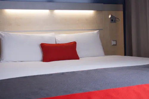 Holiday Inn Express Toulouse Airport Zimmer Photos