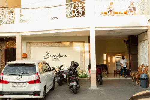 Suardana Inn's من الخارج Photos