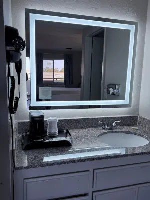 Days Inn by Wyndham Ontario Airport Camere Photos