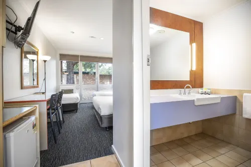 Burvale Hotel Photos