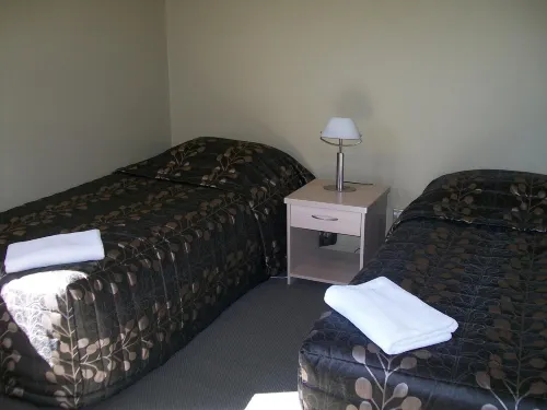 Sierra Motel and Apartments Photos