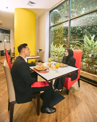 Horison Arcadia Wahid Hasyim Restauranger Photos