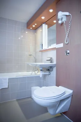 Hôtel Kyriad Rennes Nord Chambres Photos