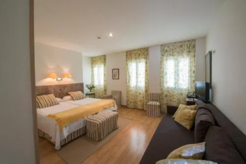 Hotel Alcántara Rooms Photos