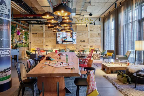 Moxy Cologne Muelheim Restauration Photos