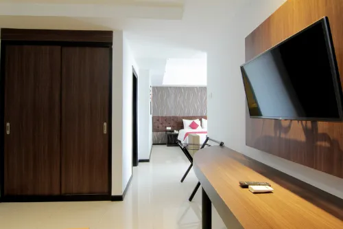 The Sun Hotel Madiun Kamar Photos