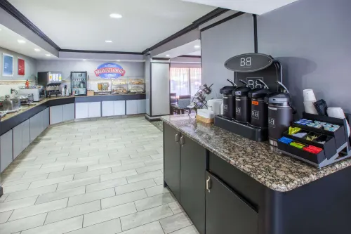 Baymont by Wyndham Madison Heights Detroit Area Dining Photos