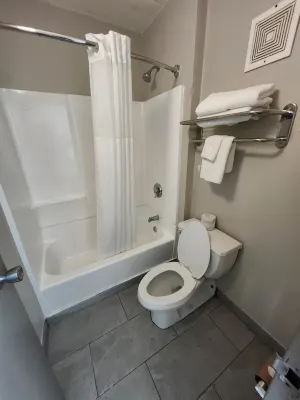 Days Inn by Wyndham Charleston WV Chambres Photos