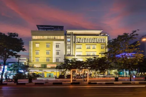 Best World Kindai Hotel Экстерьер Photos
