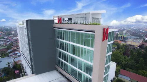 Swiss-Belhotel Jambi Extérieur Photos