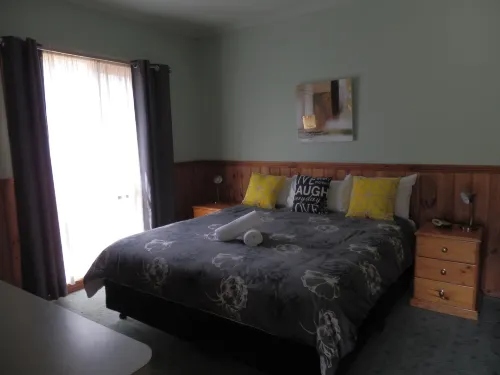 Mountain View Motor Inn & Holiday Lodges Huoneet Photos