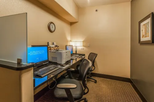 Hampton Inn Colorado Springs-Airport Business Photos