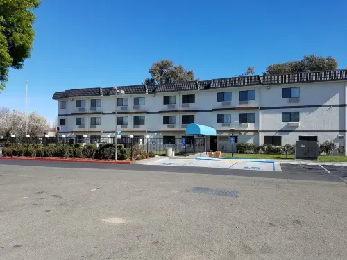 Days Inn by Wyndham Woodland Esterni Photos