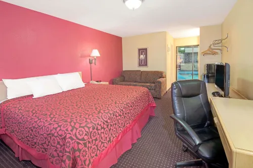 Days Inn by Wyndham East Albuquerque Photos