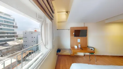 World Hotel Jakarta - Bandengan Zimmer Photos