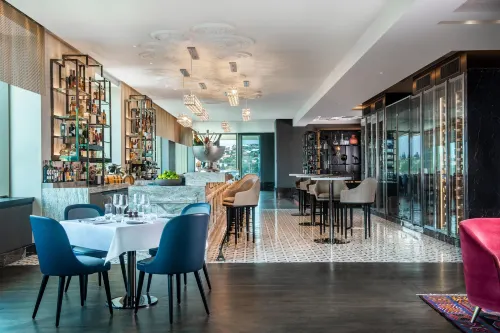 Sheraton Grand Tbilisi Metechi Palace Makanan Photos