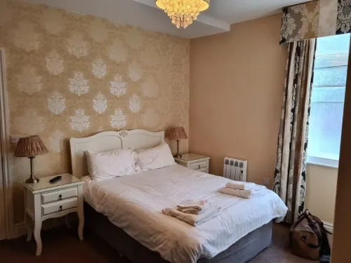 The Crescent Guest House Photos