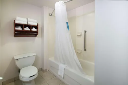 Hampton Inn Linden Rooms Photos