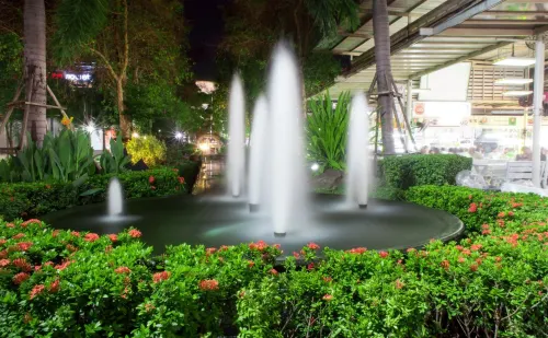 At Home at Udon Espaces publics Photos