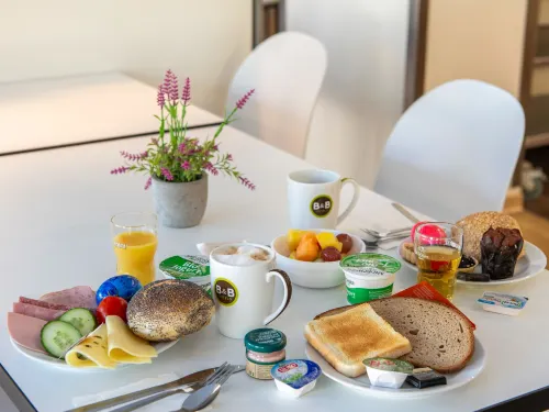 B&B Hotel München City-Nord Ristorazione Photos