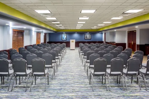 Wingate by Wyndham Chesapeake Business Facilities Photos