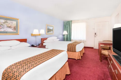 Ramada by Wyndham Milton Keynes Photos