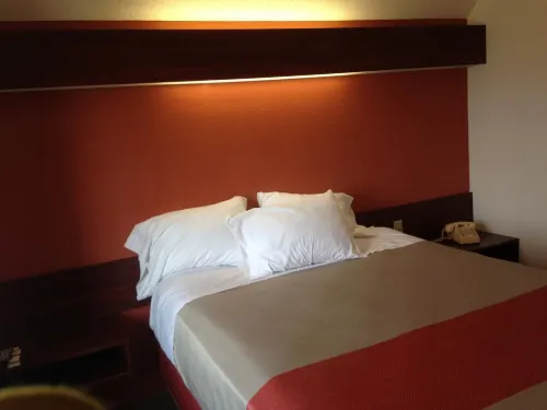 Motel 6 Olathe, KS Rooms Photos