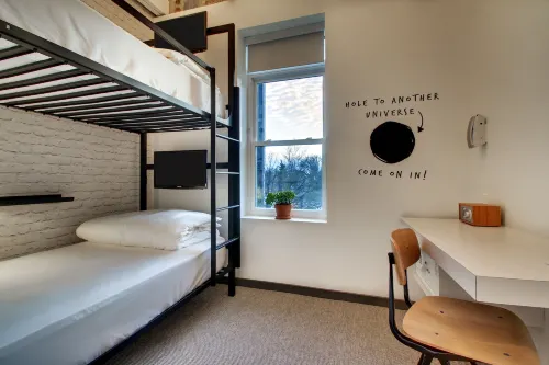 Hotel Hive Huoneet Photos