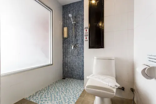 7Q Patong Beach Hotel Photos