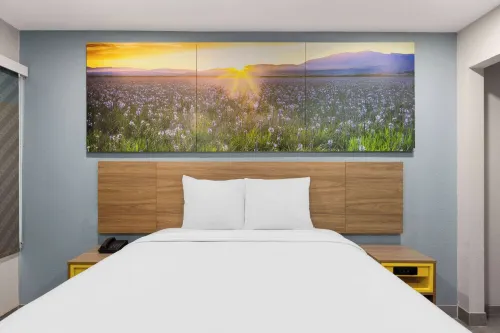 Days Inn by Wyndham Bakersfield Photos