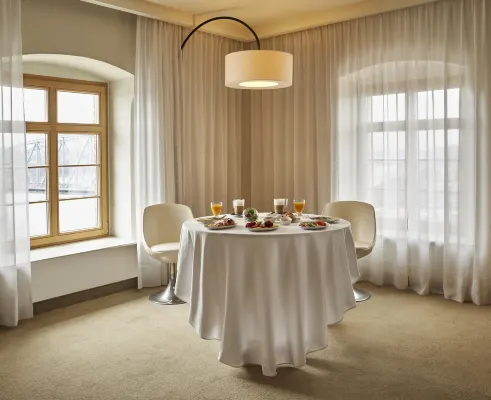 Hotel Bulwar Ăn uống Photos