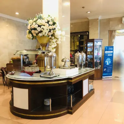 Hotel Indah Palace Solo Makanan Photos