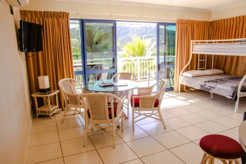Coral Sea Vista Apartments Photos